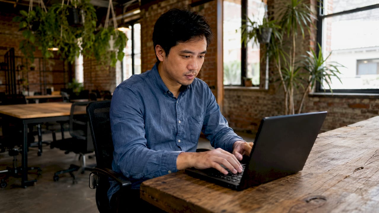 Consultant SEO au sein d’une petite entreprise, je travaille directement depuis les locaux de la société.